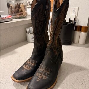 Justin Boots Black and Tan Heeled Western Boots